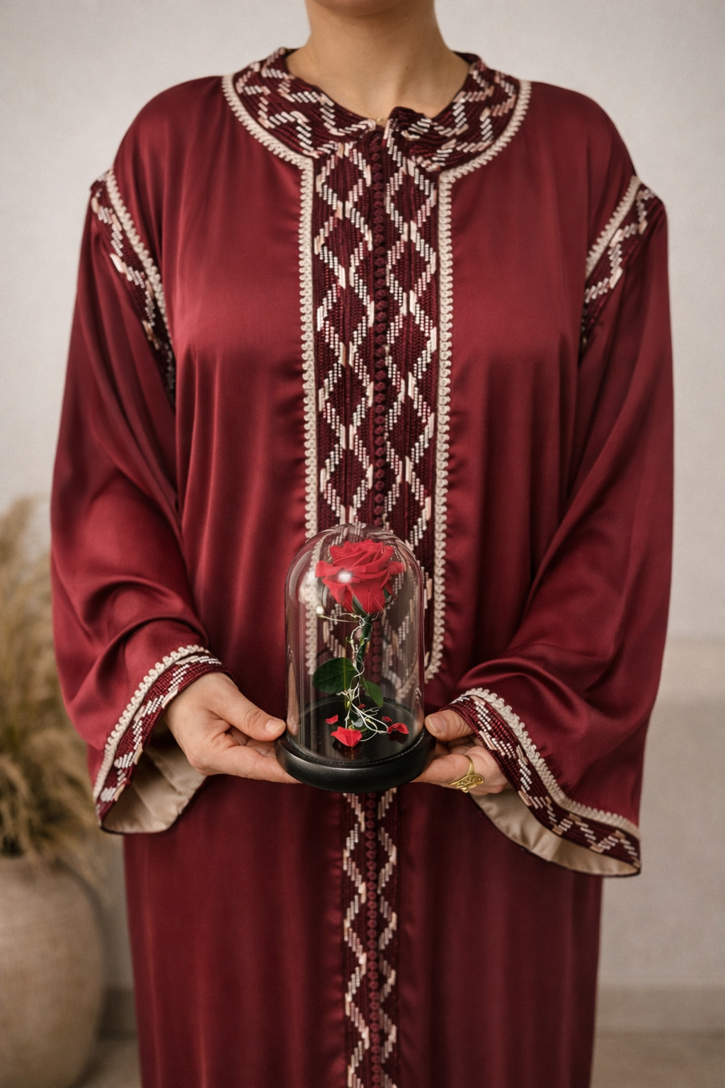 Caftan YARA Rubis vue frontale broderie artisanale - NOOR CREA