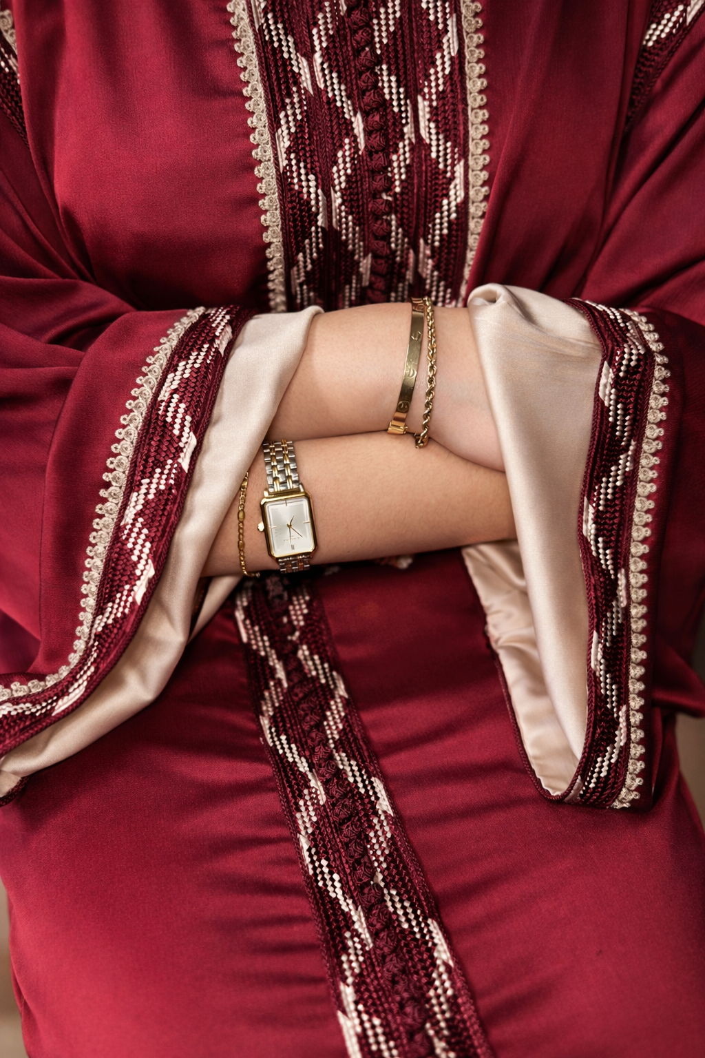 Détail broderie caftan YARA Rubis artisanal - NOOR CREA