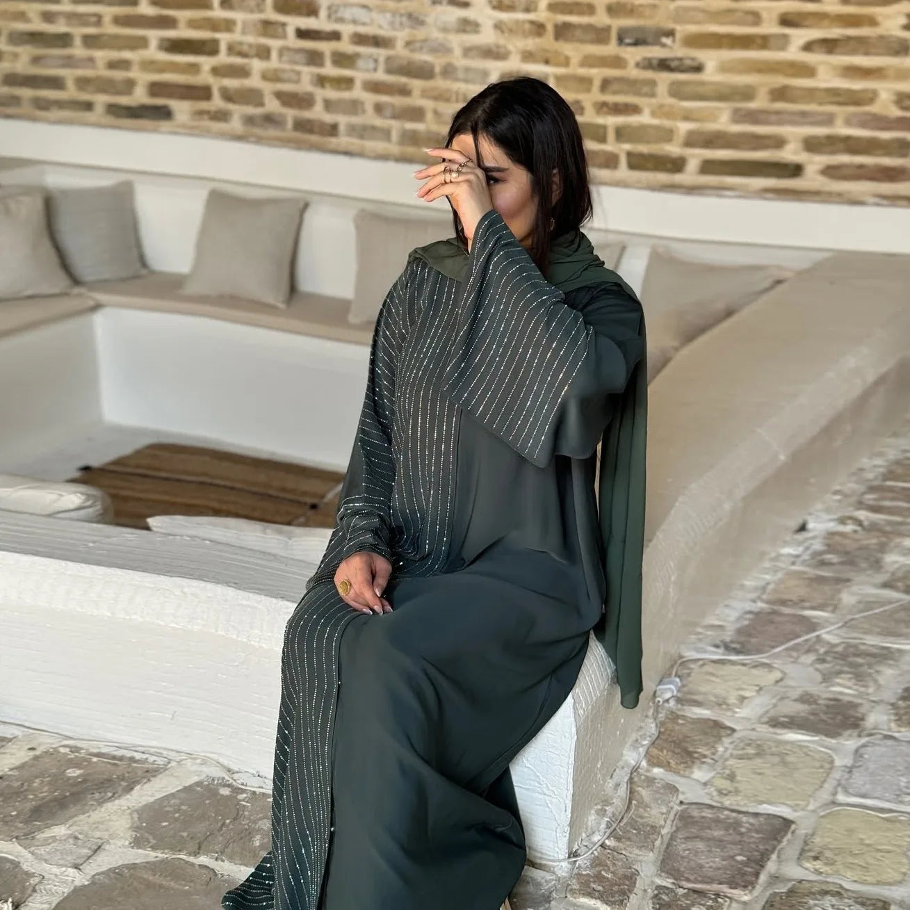 Abaya Diamantée — Modèle Nour