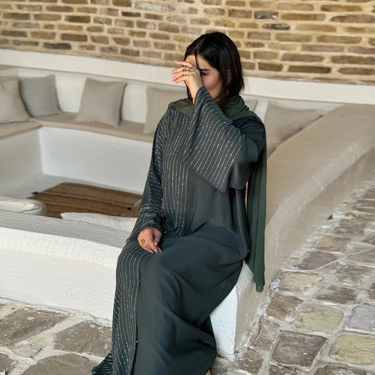 Abaya Diamantée — Modèle Nour