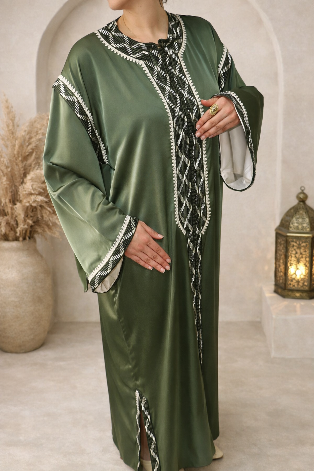 Caftan YARA Émeraude silhouette élégante tenue Aïd - NOOR CREA