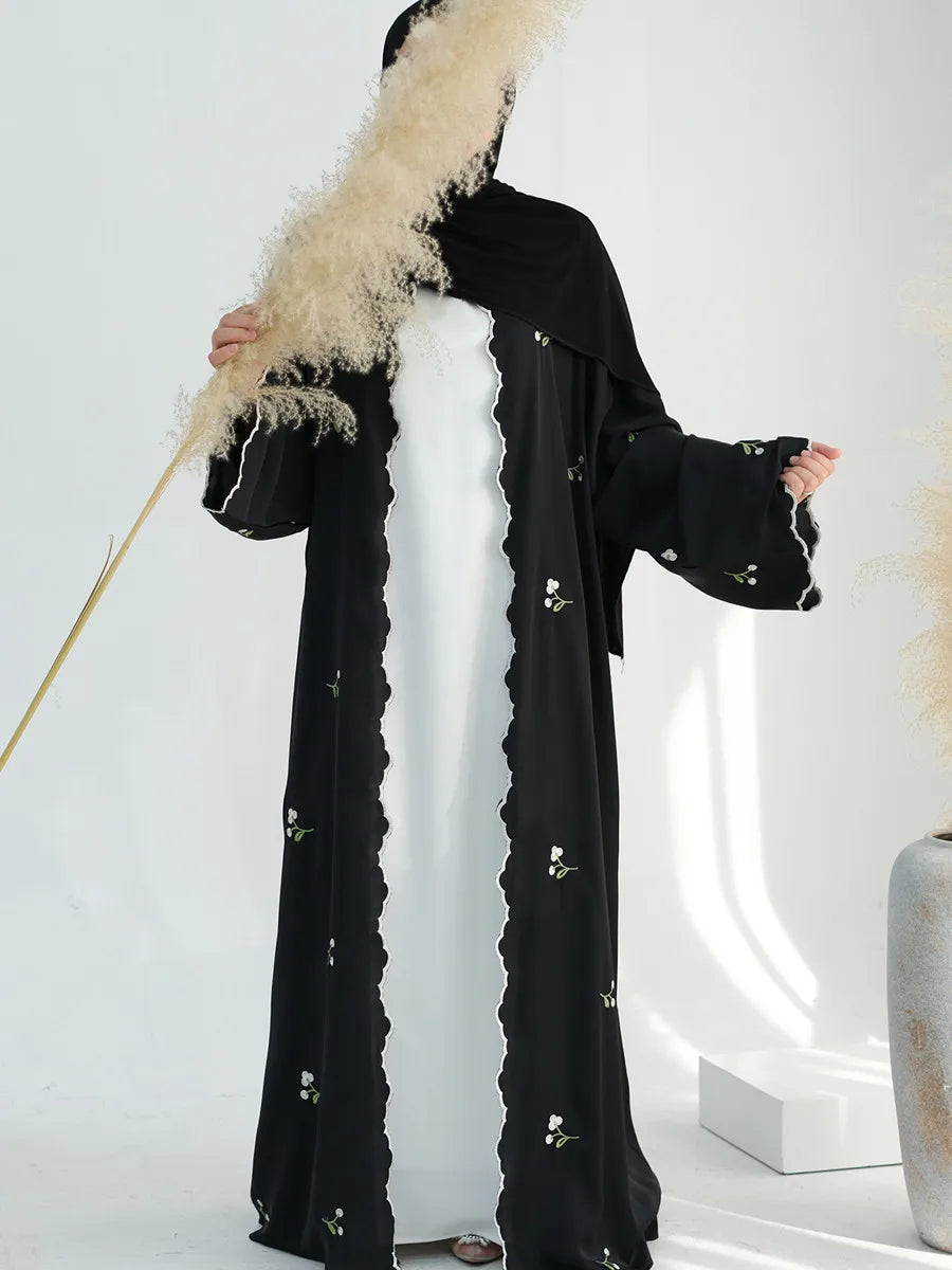 Kimono Floral Brodé — Modèle Yasmine
