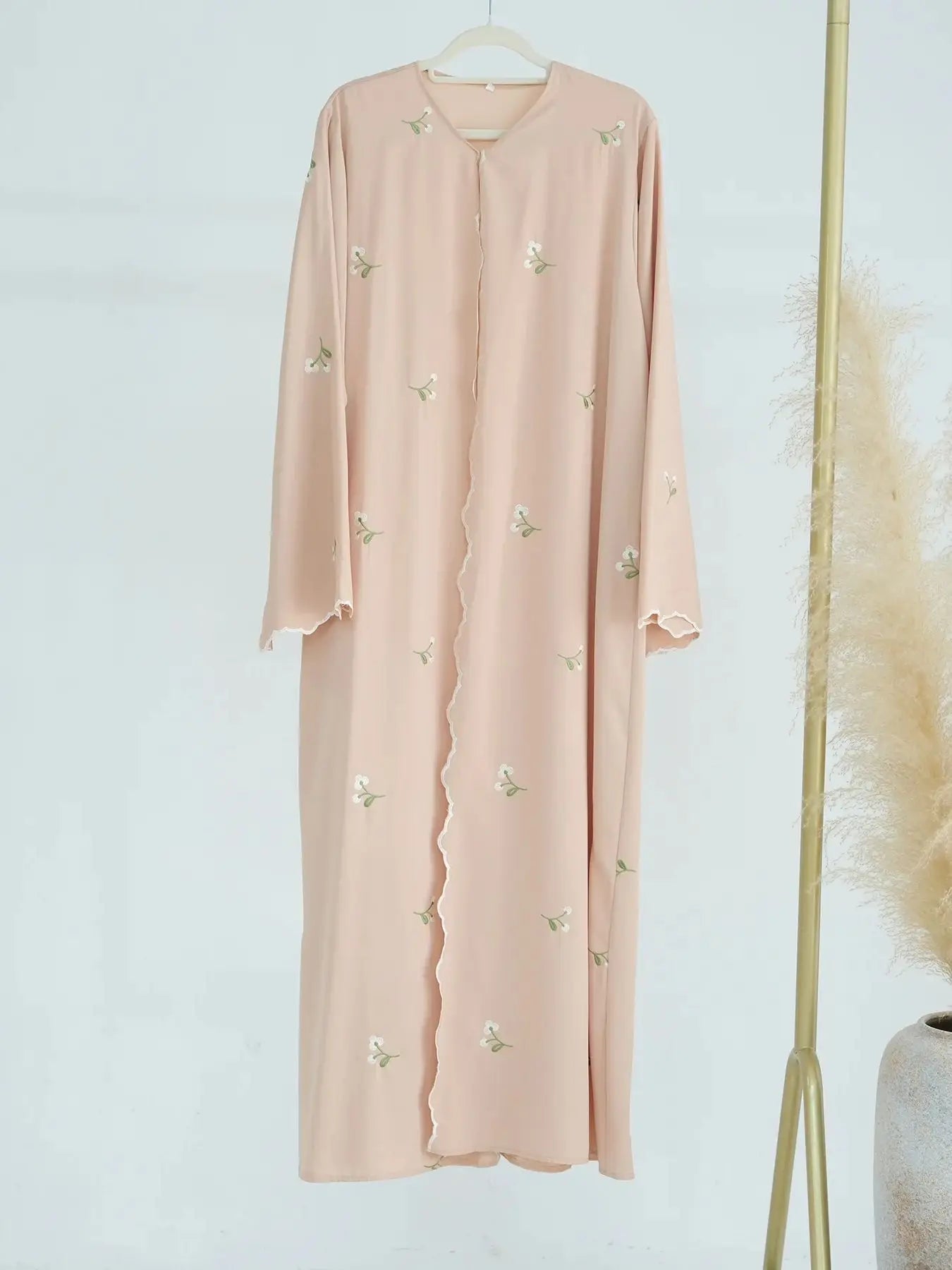 Kimono Floral Brodé — Modèle Yasmine