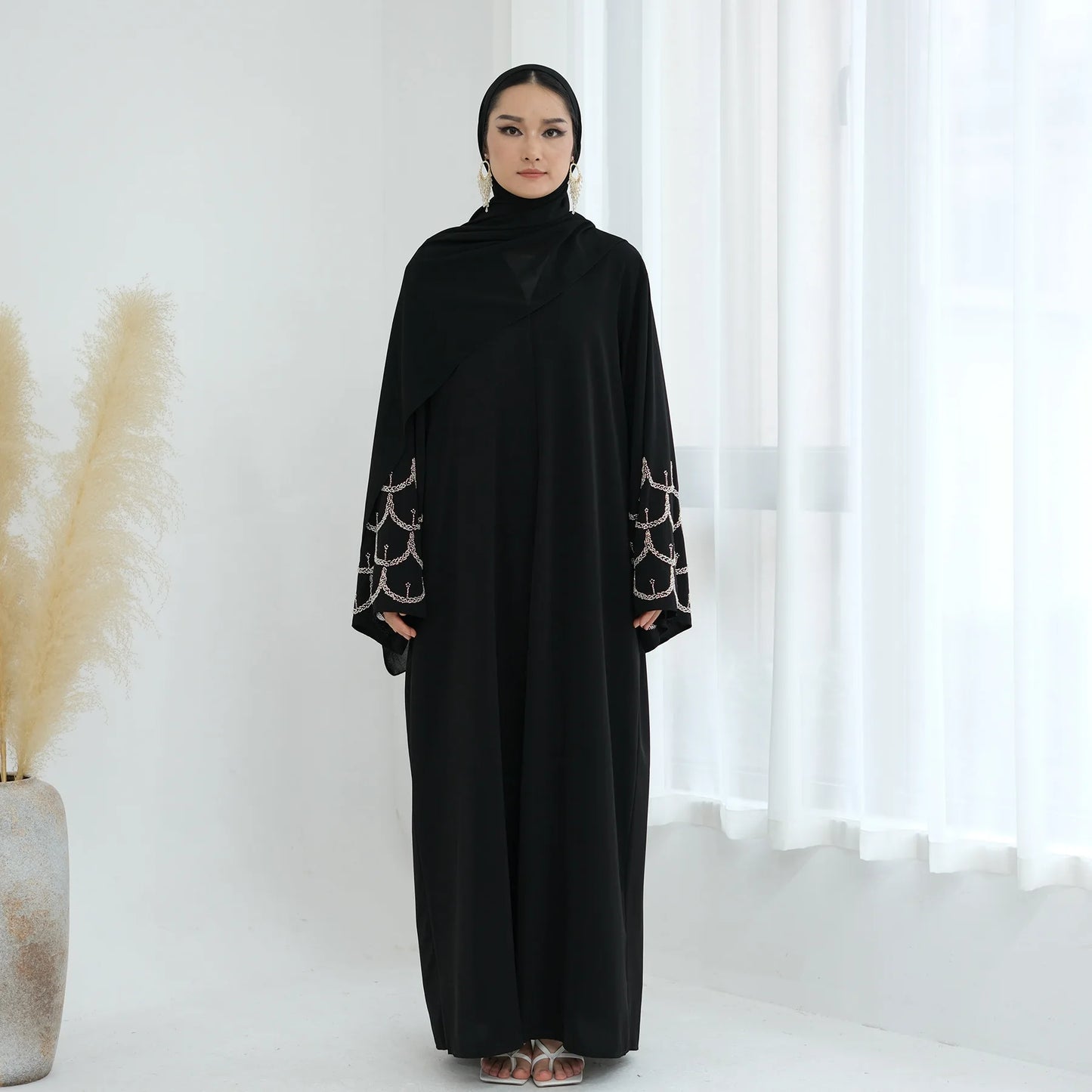 Abaya Brodée — Modèle Hana