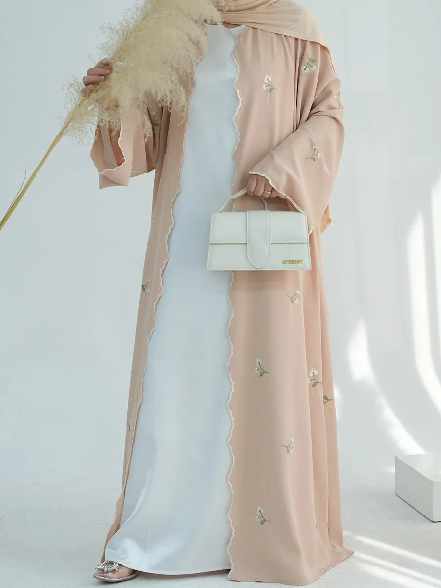 Kimono Floral Brodé — Modèle Yasmine